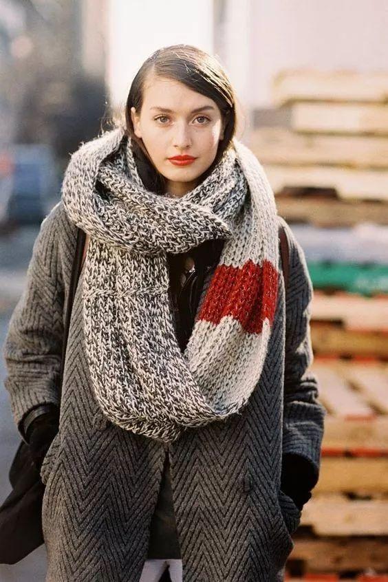 大衣+围巾=冬季最保暖cp组合！附围巾的各种围法