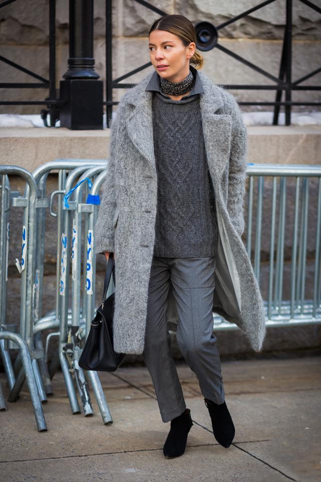 冬天一件灰色大衣让你穿出6种搭配技巧
