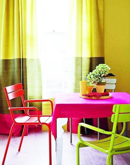 餐椅——让餐厅更出彩丨10张彩色餐桌椅搭配图