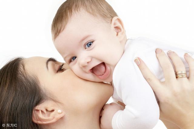 这3个方法与新生儿宝宝进行情感交流，可以开发宝宝的感情能力！