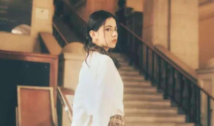 女人想撩你的9个表现,一撩就上钩的女人有哪些表现