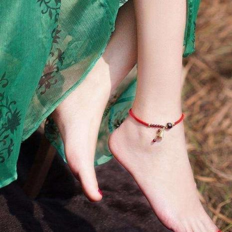 女人脚踝越细代表什么,为什么说脚小的女人旺夫