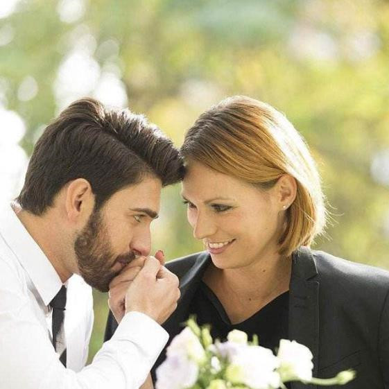 男人会随便娶一个他不爱的女人吗,女人会嫁给一个不爱的男人吗