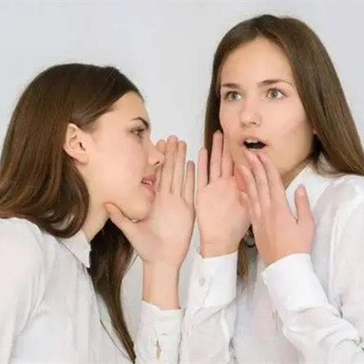 为什么有些女人喜欢背后说闲话，不怕别人说闲话的女人是什么心理