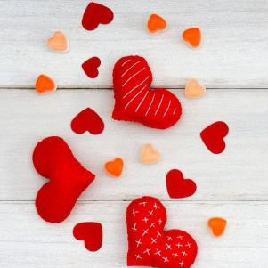 男人11种肢体动作表达的情感，满足男人占有欲最好方法