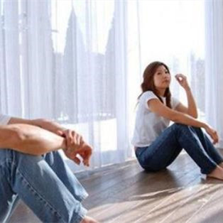 怎么跟二婚老公沟通公平对待孩子，二婚老公任何事都对我隐瞒为啥