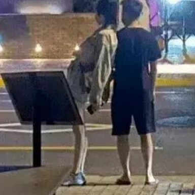 老婆喜欢埋怨自己老公是什么心理,老婆在外面很爱老公老公有面子吗