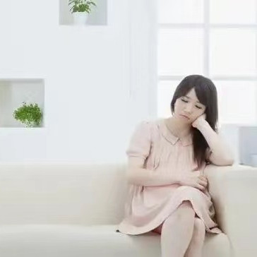 女生提分手男生不同意意味着什么，女人分手后一到三个月的心理变化