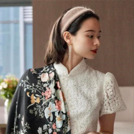 40-50岁适合的丝巾，丝巾与旗袍的搭法