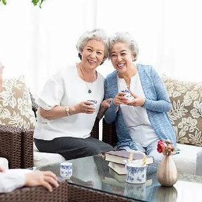 五十亲三人如同玩火自焚是什么意思,远离哪三种人才能过好50岁