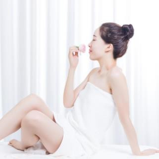 女性晚上都用什么护肤