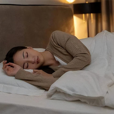 女人躺床上一动不动说明了什么
