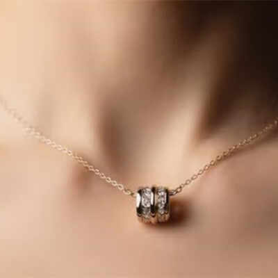 戒指当项链戴到脖子上的寓意