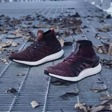 秋冬你也可以穿着 adidas UltraBOOST，敬请期待吧！