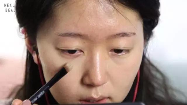 她的日常化妆法被韩妞赞爆了！
