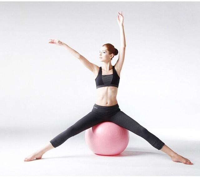 瑜伽球有“新玩法”，每天5分钟瘦到你尖叫