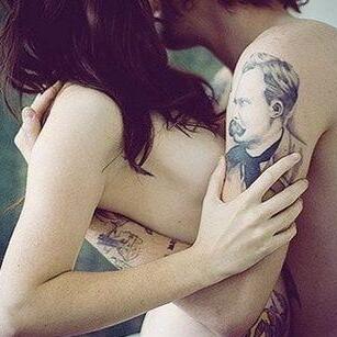 一个男人，既然痴迷婚外情，为何又不愿离婚？