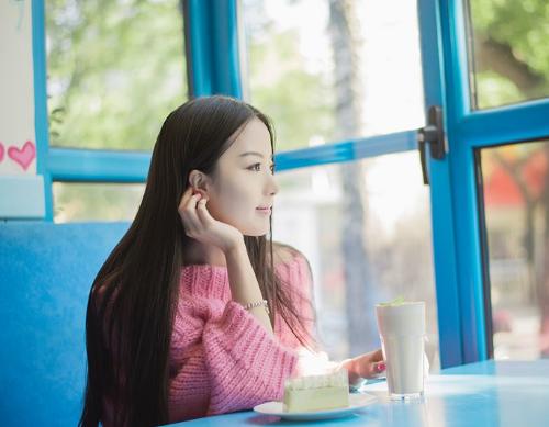 女生喜欢男生的四大表现，曾经的你错过她了吗