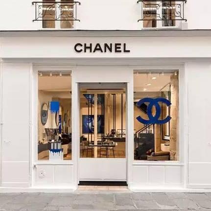 Chanel、Dolce & Gabbana做起了发廊生意，并且只为男性提供服务！