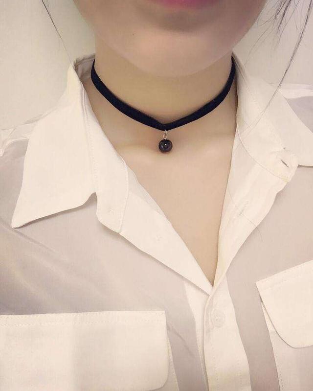 穿衣搭配：长脖子这样搭配衣服不尴尬！女神就是这样来的！