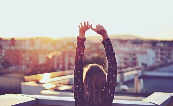 爱情最大的悲哀就是你爱的人不爱你,何必强求