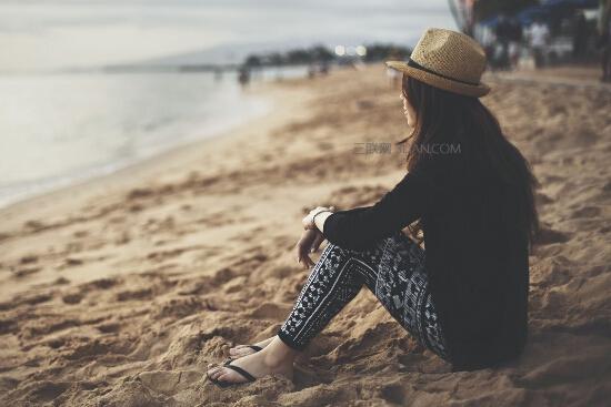 在男人眼里，有这三种行为的女人，再也不值钱了