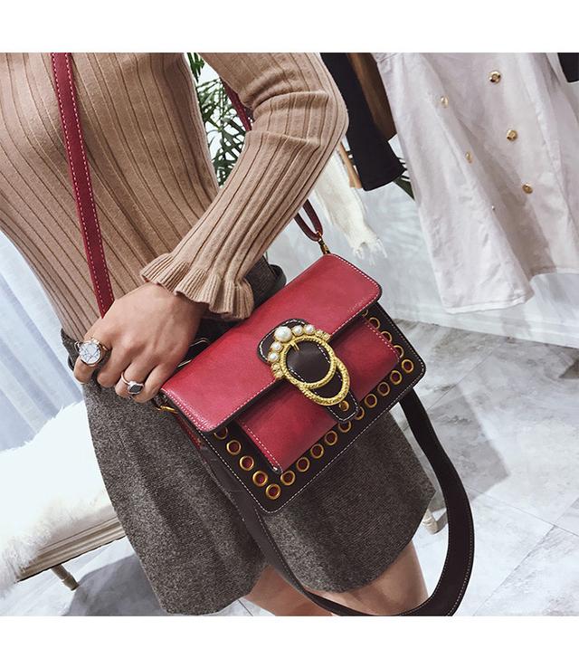 女人不能只有一个包,不同款式来一个,搭配衣服就更出色