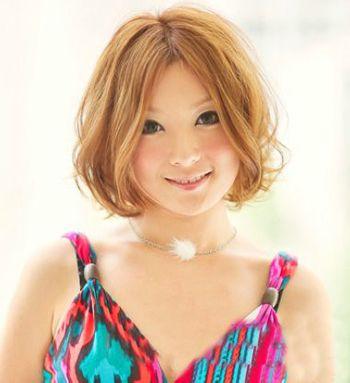 13款国字脸女生修颜气质发型，适合大额头的女人发型！