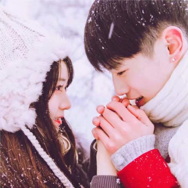 爱情太极端，但真的喜欢TA，又怎会甘心做朋友！