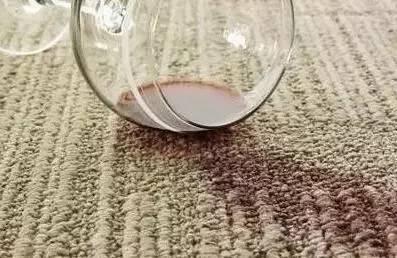 衣服染色怎么办？用这招都能洗得掉，简直不要太给力！