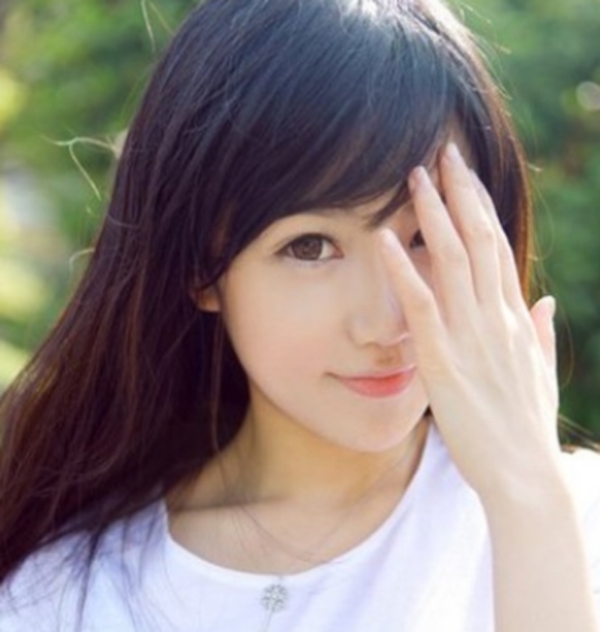  长相显小的女生的特点，长相清秀的女孩子特点
