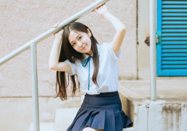  长相显小的女生的特点，长相清秀的女孩子特点