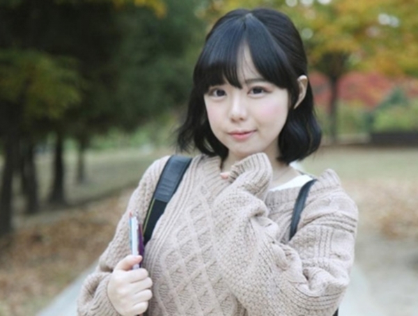  长相显小的女生的特点，长相清秀的女孩子特点
