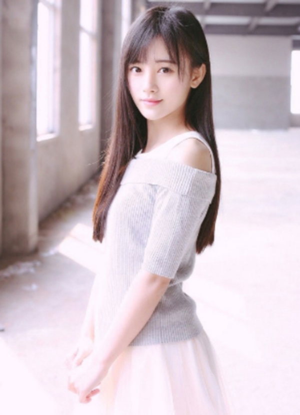  长相显小的女生的特点，长相清秀的女孩子特点