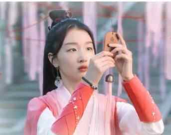 周冬雨为什么这么难看还这么火,千古玦尘的女主角为什么选周冬雨