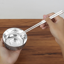 三种筷子万万不能用，银筷子吃饭的危害有什么
