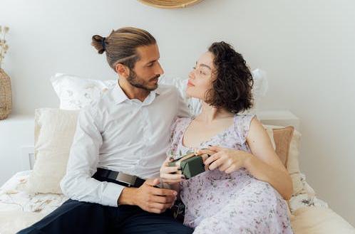 最不敢抛弃老婆的星座男，晚年对老婆极好的三个星座