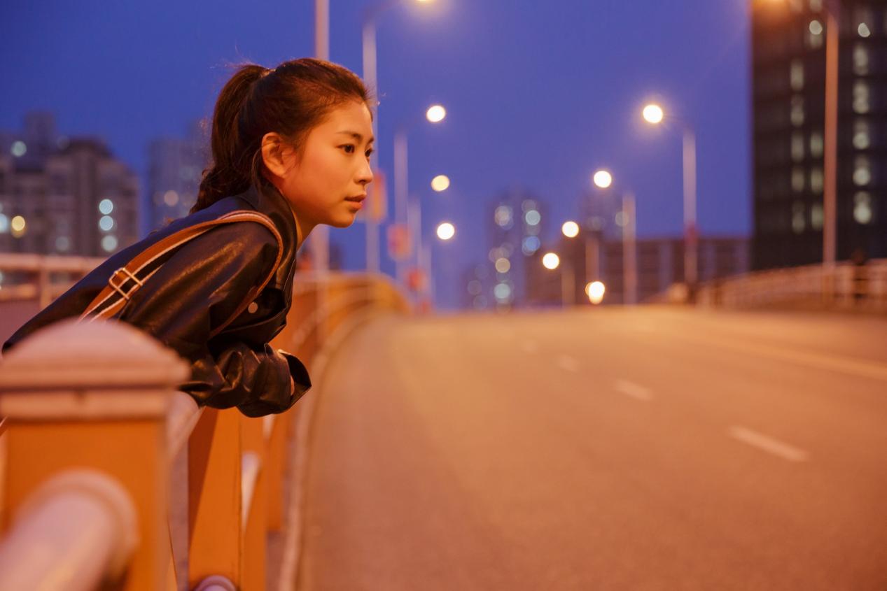 爱上花心女人怎么办，太花心的女人能要吗