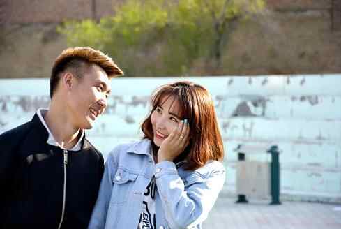 什么动作能让女生感受到你的爱,摸女生头真的会心动吗