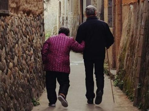 女性80岁可以找老伴吗，80岁夫妻经常干的事