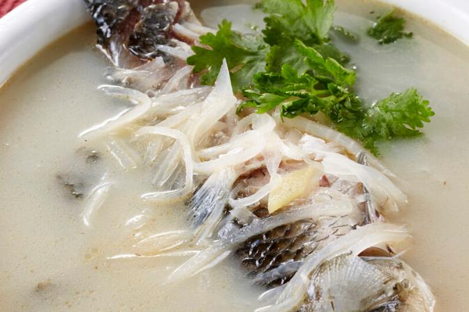 怎样熬鱼汤没有腥味，鱼汤用冷水还是热水