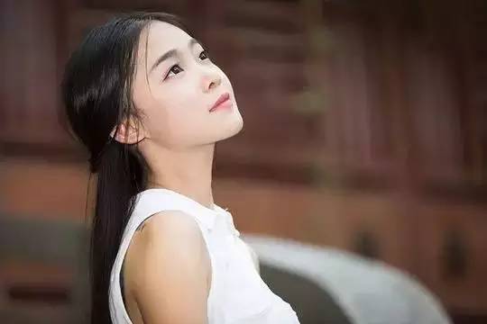 一个人有二婚命的征兆，怎样看一个人命里有没有二婚