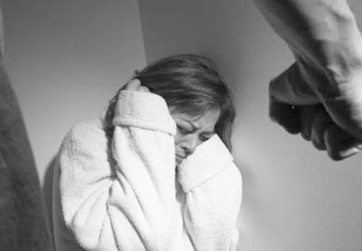 男人动手打女人意味着什么，打女人的男人是无能的表现吗
