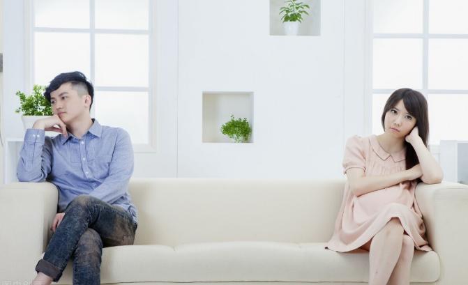 夫妻渐行渐远的感觉怎么解决，老年夫妻为何感情越来越不好