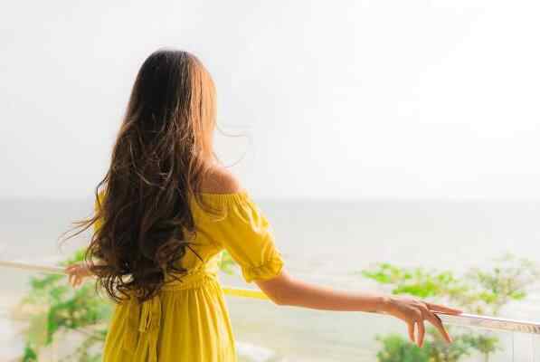 女人太老实的五个特征,太老实没心眼的女人怎么改变