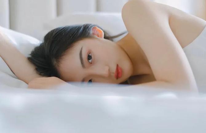 妩媚的女人长相特点，女人狐媚的表现有哪些