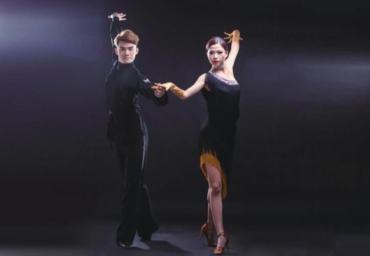 固定舞伴一般能跳多久，为啥男舞伴不愿女舞伴和别人跳舞