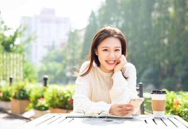 人格魅力超强的女生特征，女人怎么释放女性魅力