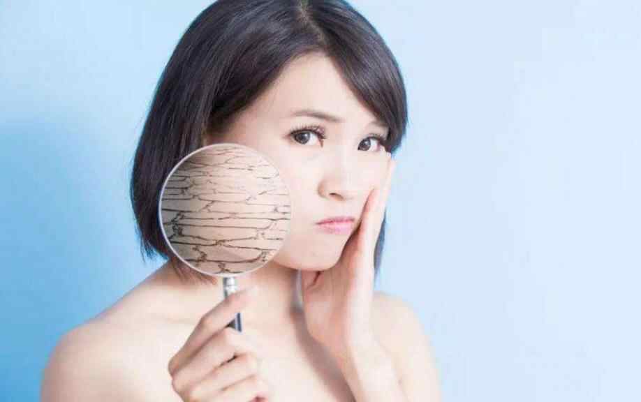 女人脸泛出红晕说明什么,中年女人见到男人害羞什么原因