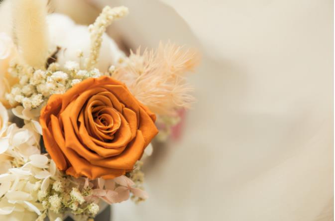 四句话让男人疯狂想你,学会这样说话让男人想你一整天